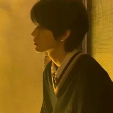 qq头像男真人侧脸帅气-男生头像 - 壁纸之家