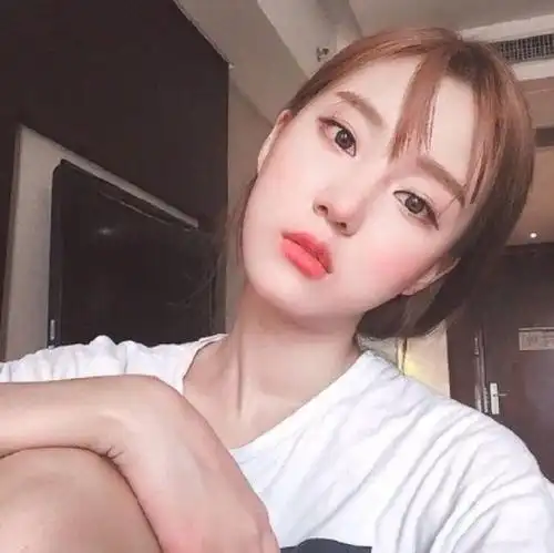 可爱卖萌个性自拍狗狗猫猫森系背影杀手侧面黑白情头女生