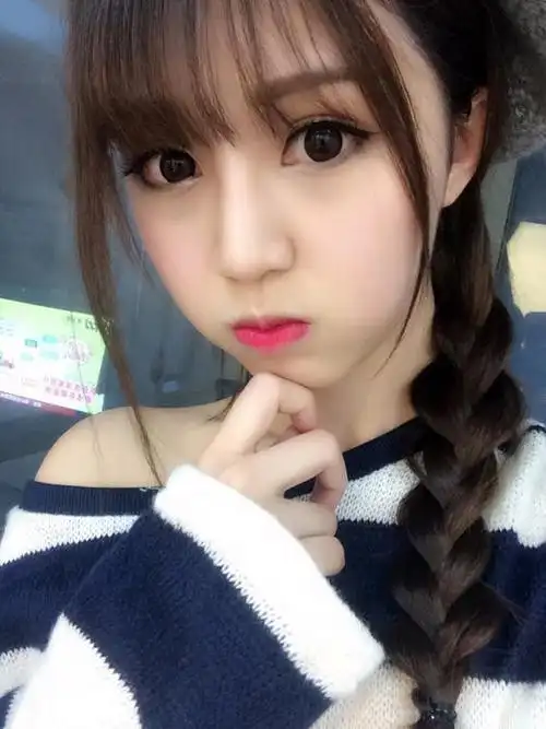 李倩倩颜值爆表身材超正 秒杀所有网红(图)