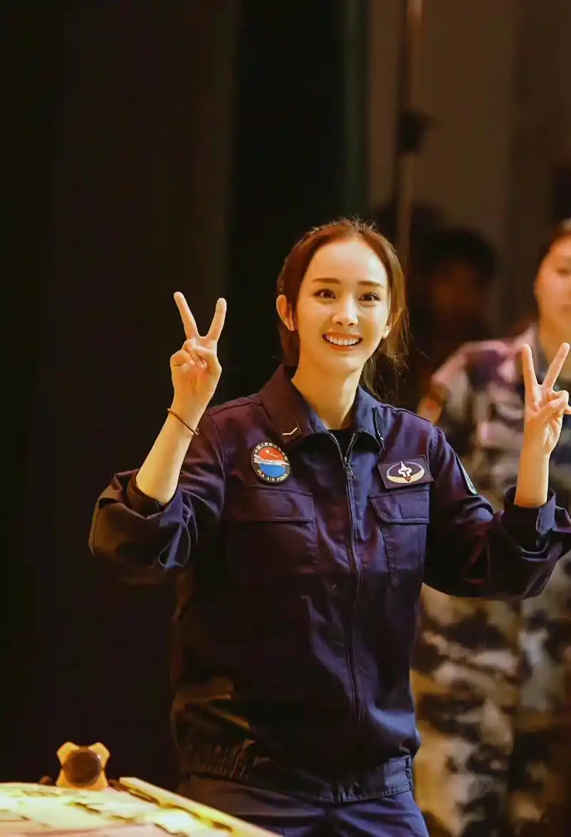 《真正男子汉》里面的杨幂,素颜状态真的好漂亮!