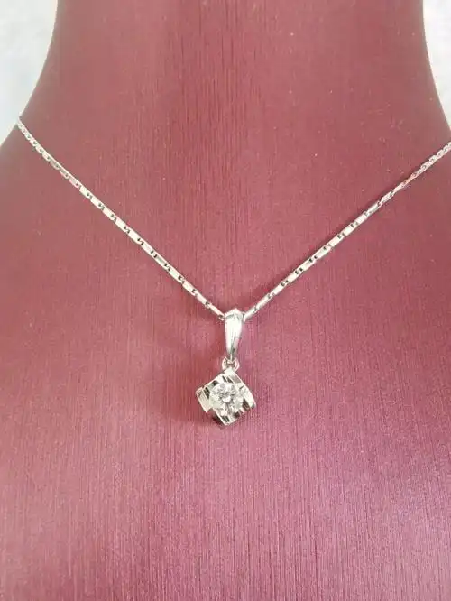 六福珠宝钻石吊坠21分仅售1999我在武汉