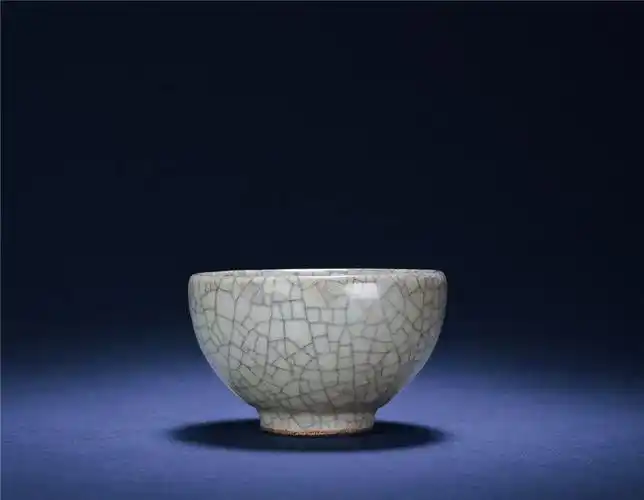 rmb 218,500估价:rmb 60,000-80,000哥窑瓷器拍卖榜第28名元/明 哥窑