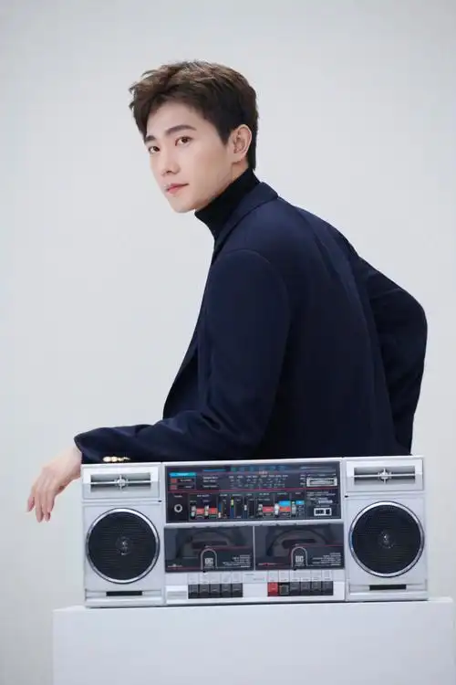 杨洋红蓝秋冬大片