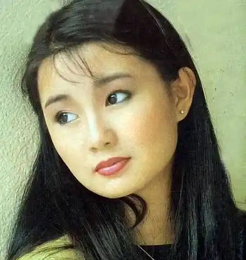 张曼玉年轻照合集:如此独特之美,配得上26次影后殊荣,值得珍藏_模样