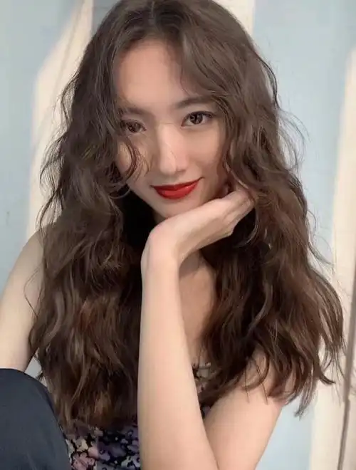 中长发烫发推荐法式烫蛋卷头~甜美森系 圆脸,蛋卷头图片,发型图片