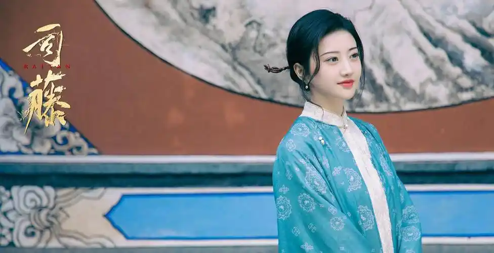 司藤中景甜28套旗袍造型,霸气女王万种时尚,实力演绎人间富贵花