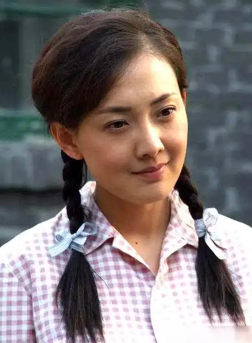 8次登上春晚,24岁嫁豪门,"双料冠军"的牛莉,真的太牛了!