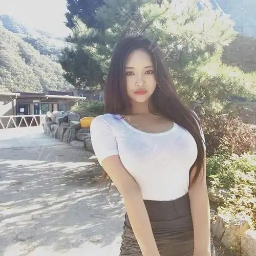 胸软软的,不硬不肿,大腿吸脂也恢复好了,不知道怎么_圈子-新氧美容