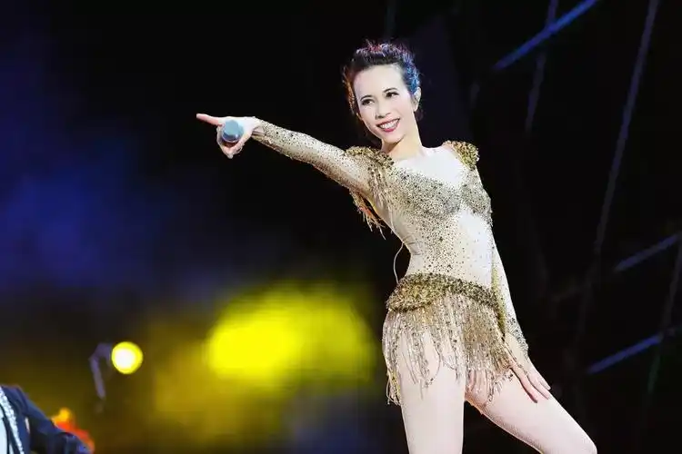 友推丨绝色莫文蔚巅峰跨年夜:与你共度2019年的最后一天_演唱会