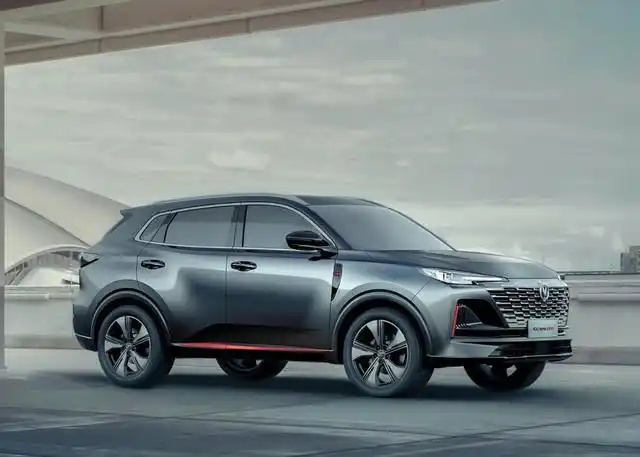 面对当下竞争激烈的国内汽车市场,长安汽车不断布局以及丰富自家车型