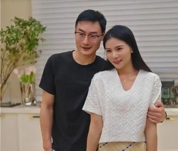 温馨中国跳水冠军女神晒照庆生丈夫与朋友陪伴过生日太幸福