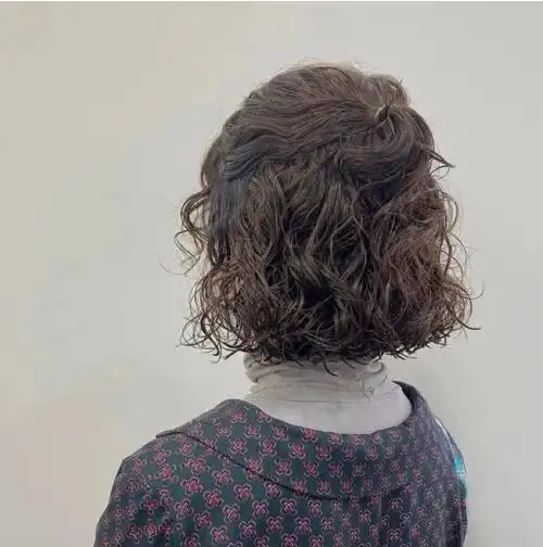 满头烫时尚短发锁骨发还有微卷长发你最爱哪一种