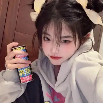 大眼睛甜美的萌妹头像