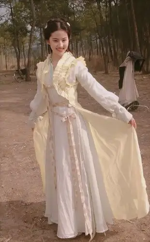 宋威龙放弃演古装戏吧!你是赢不了他们的!_造型