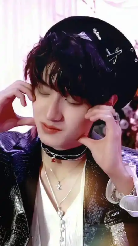 小锅也不得不拿出珍藏的一些个纯享版侧脸杀咯#朱志鑫 断层c位全能