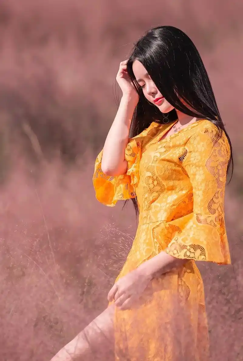 红尘有你.#原创 #环境人像 #治愈系风景 #摄影 #秋天 - 抖音