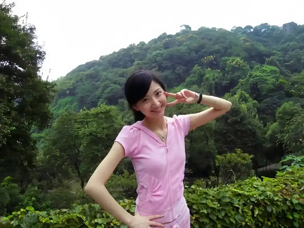 1月创作激励计划# 景甜大学时期的青涩嫩照,小蛮腰,胶原蛋白,小说女