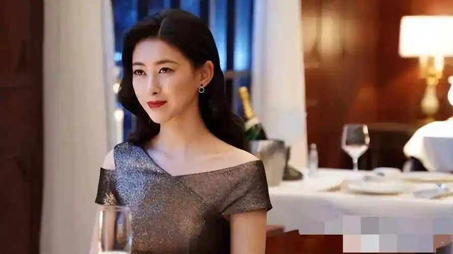 朱珠:家世显赫,与c罗传绯闻,却被陈楚河嘲笑?_事业_实力_背景