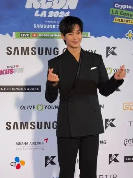 金秀贤亮相kcon##金秀贤让韩国酵母失效