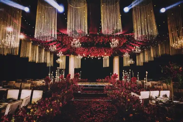 五月映画婚嫁中心红色欧式红金色红黑大气婚礼