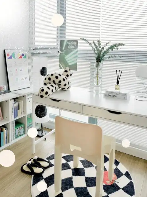 随手拍l普通女孩11平书房0872可以呆一整天