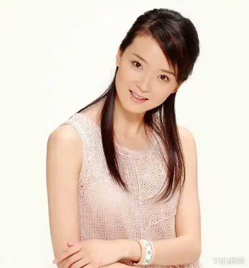 豪门阔太王艳青涩旧照宛若白兰图