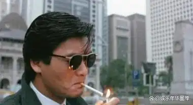 渣良跳舞,袁泉回眸,肥猫抽烟,这些无法超越的镜头,谁最经典?