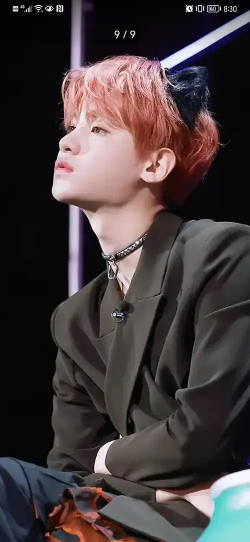 黄明昊这个侧面也太猫了