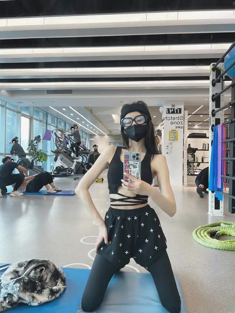 张天爱首秀瘦得像骷颅,从120斤到80斤,全靠黄瓜和鸡蛋!