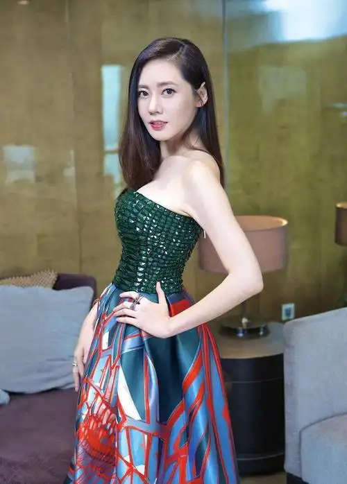 秋瓷炫真是人美又会穿一袭白色礼服灵动温柔优雅温柔又高级