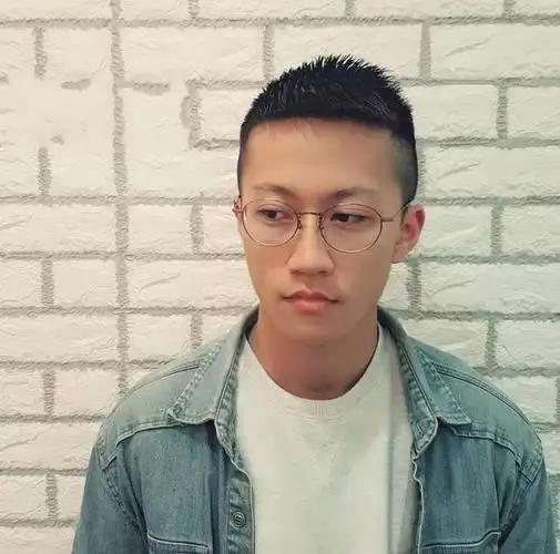 男生"两边铲光"发型是真的帅!2020年剪这几款,干净利落显气质