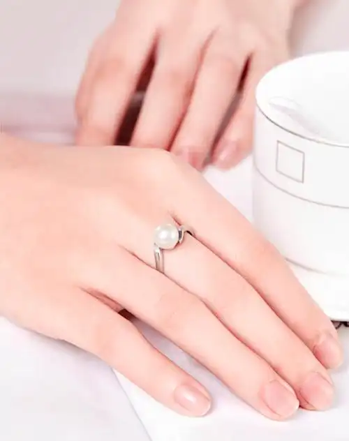 周大福 时尚珍珠925银戒指(定价)