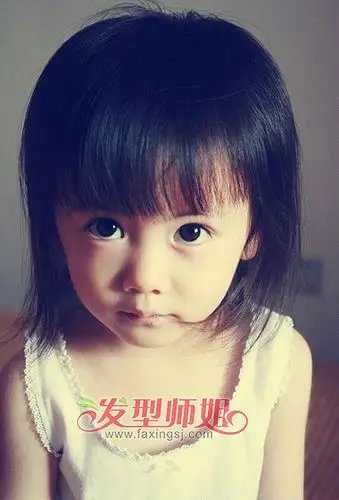 瓜子脸短发女童发型设计 小女孩瓜子脸适合的发型图片(3)