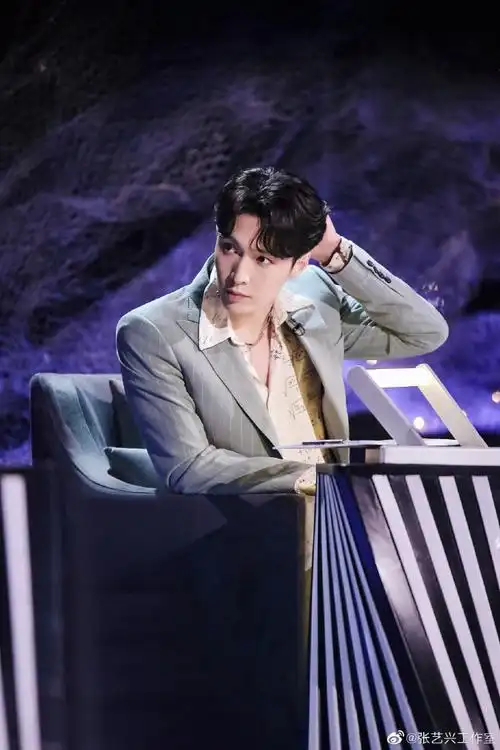 张艺兴舞蹈风暴