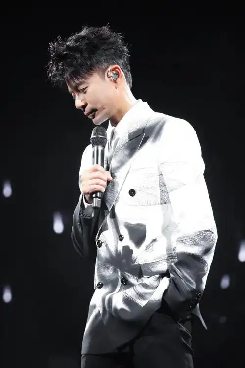 李克勤弦续巡回演唱会