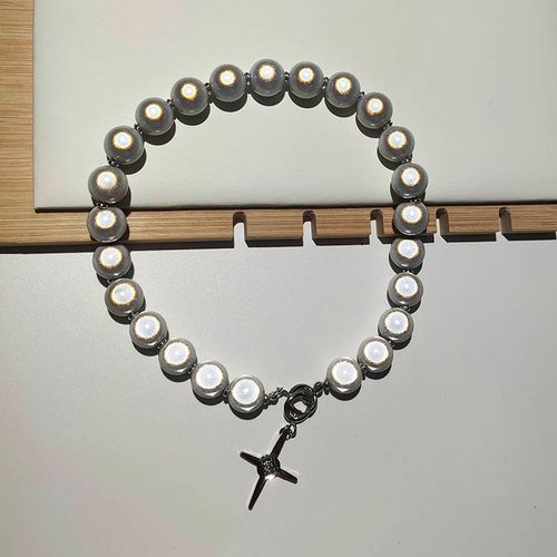 魅丽饰季网红潮小众设计变色发光珍珠项链反光十字架串珠简约锁骨链女