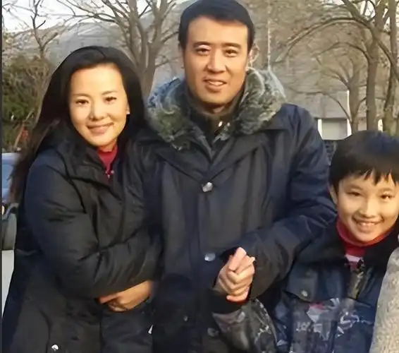 著名演员于和伟我这辈子最正确的决定就是娶了一个平凡的妻子