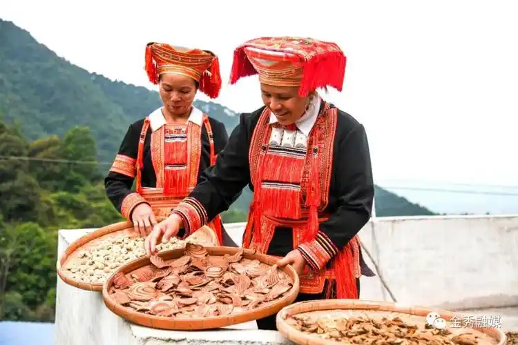 最古老的药浴方式之一 - 旅游资讯 - 广西来宾市金秀瑶族自治县人民