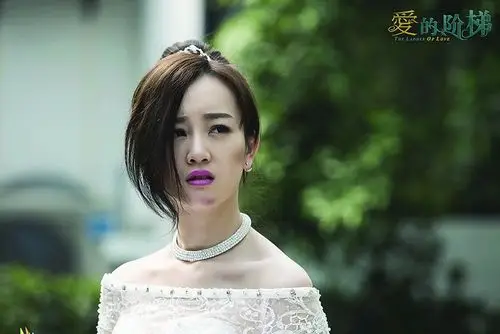 见习记者王雪莹由张檬,张睿领衔主演的都市爱情剧《爱的阶梯》,如今