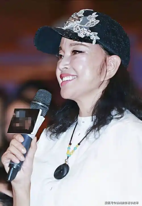 刘晓庆的耳朵,爱美女人的"蝶"影,谈谈影星刘晓庆._赣州_留言_因为