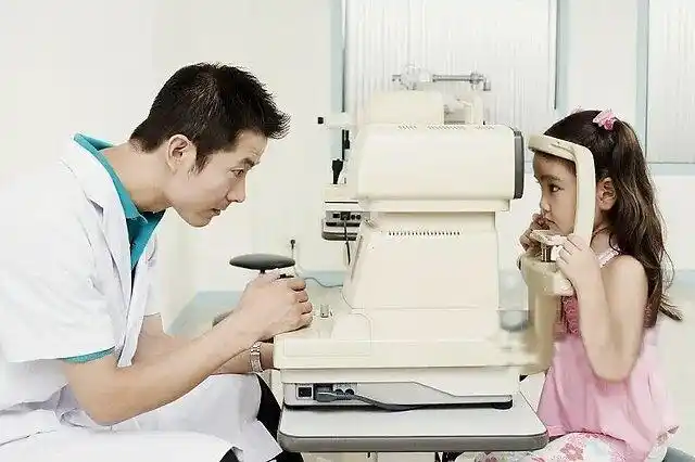 验光配镜给孩子验光配镜为什么要散瞳才准确