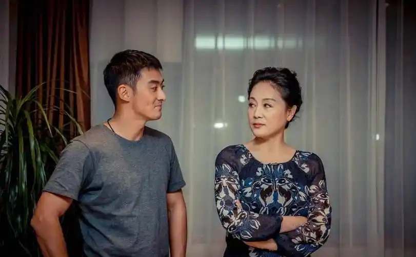 王姬:拍戏"苦"了儿子,被丈夫抛弃后,如今与女儿相依为命_生活_机会