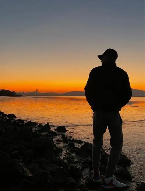 uu们祝大家新年快乐