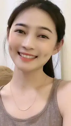 酒窝女孩最美笑容