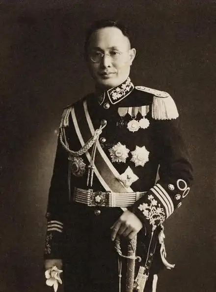 看《大决战》说军史:国民党军队的军衔及标志