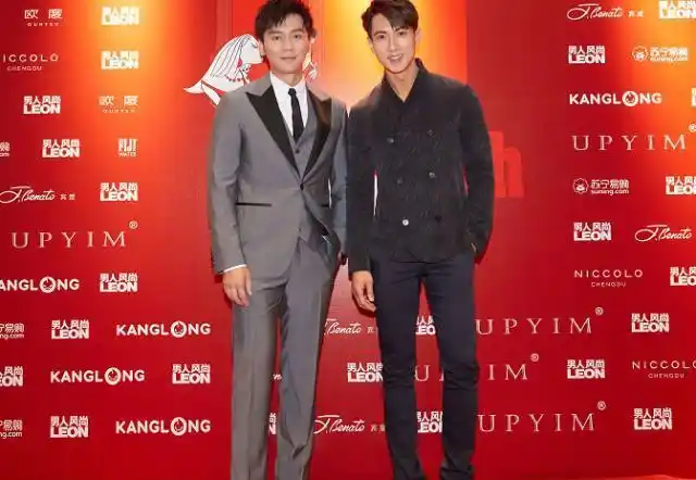 只有女艺人明争暗斗李晨吴尊高跟鞋同台身高都不想输