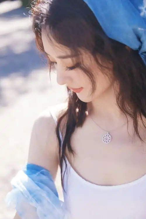 赵丽颖穿了扎染裙子##赵丽颖1016生日快乐