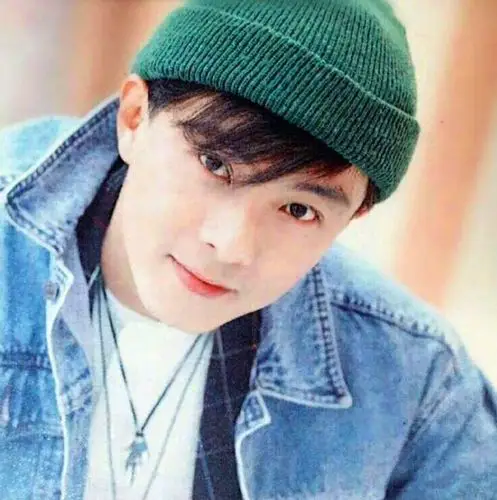 徐峥凌晨回应秃顶问题并向年轻人发出忠告只因1点错过当偶像