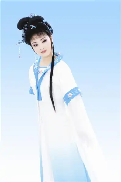 王健徜徉在越剧的诗情画意中