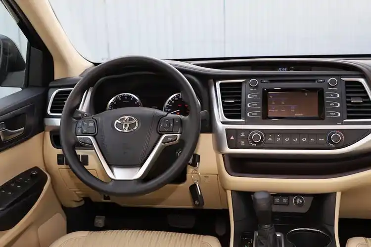 汉兰达 2.0t 两驱精英版 2021款 5座